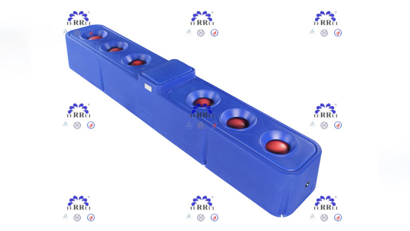 Automatyczny podlewacz z błękitnego LLDPE z przepływem 100-120 l/min i pojemnością 300 l
